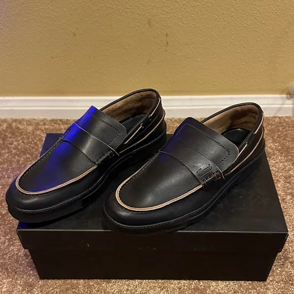 Gucci Men's Black Leather Slip-On Loafers - Picture 2 of 14